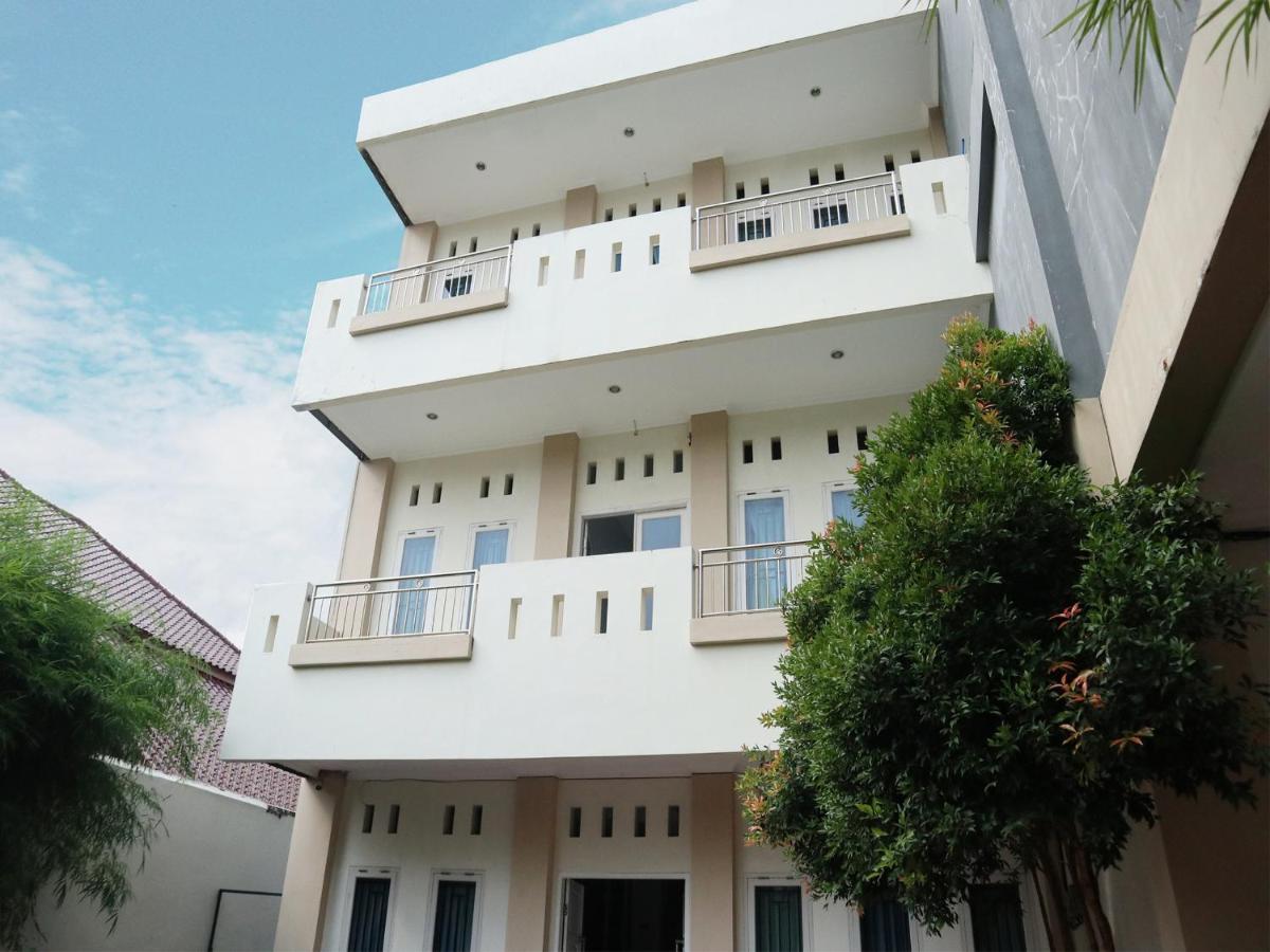 Oyo 1649 Grya Lavinsa Padang (Sumatra) Exterior foto