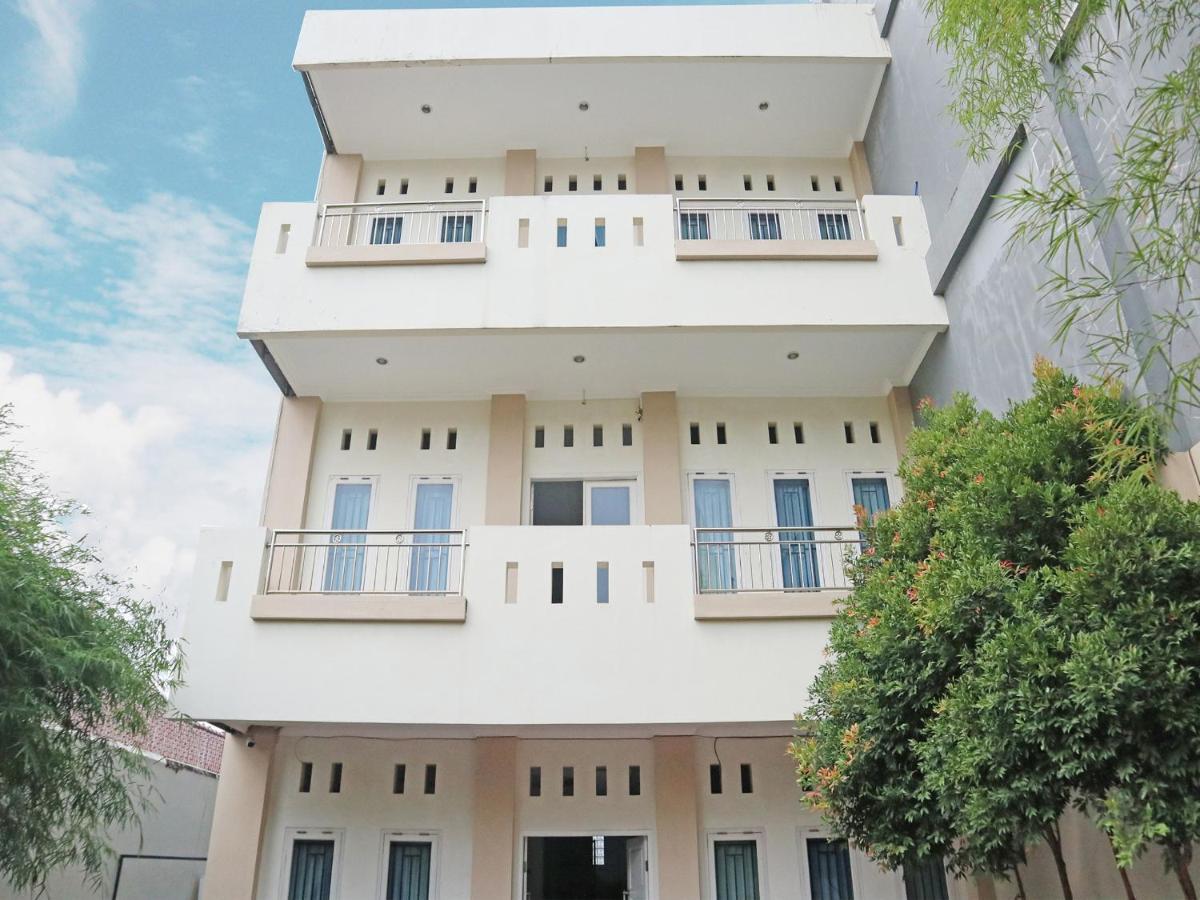 Oyo 1649 Grya Lavinsa Padang (Sumatra) Exterior foto